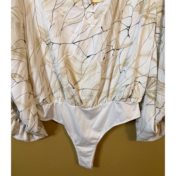 Entro Cream Abstract Print Balloon Sleeve Bodysuit - Size Small - NWT - Picture 6 of 8